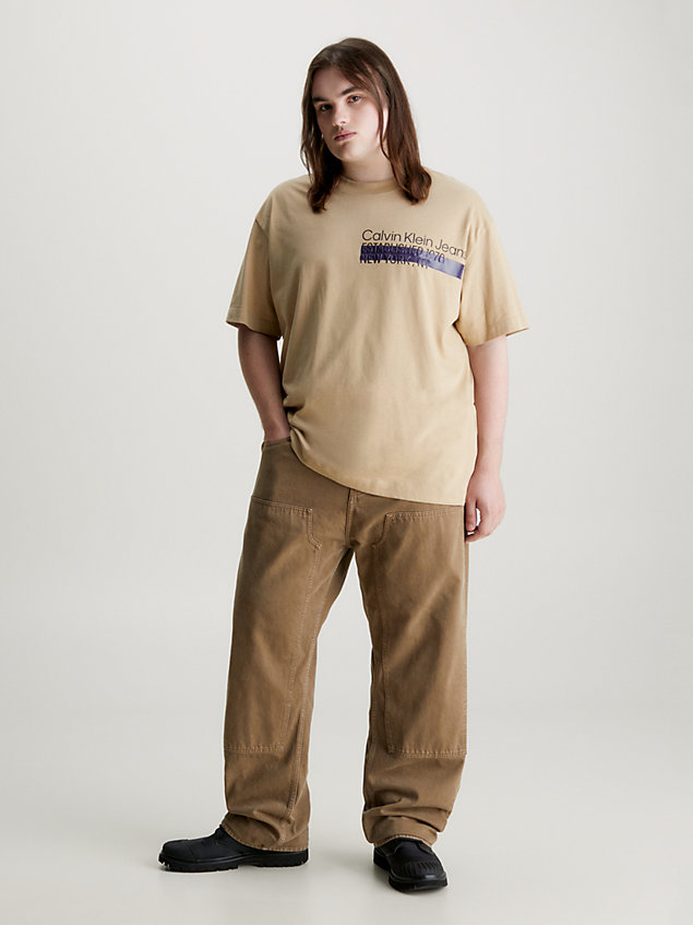beige grote maat relaxed t-shirt met logo voor heren - calvin klein jeans