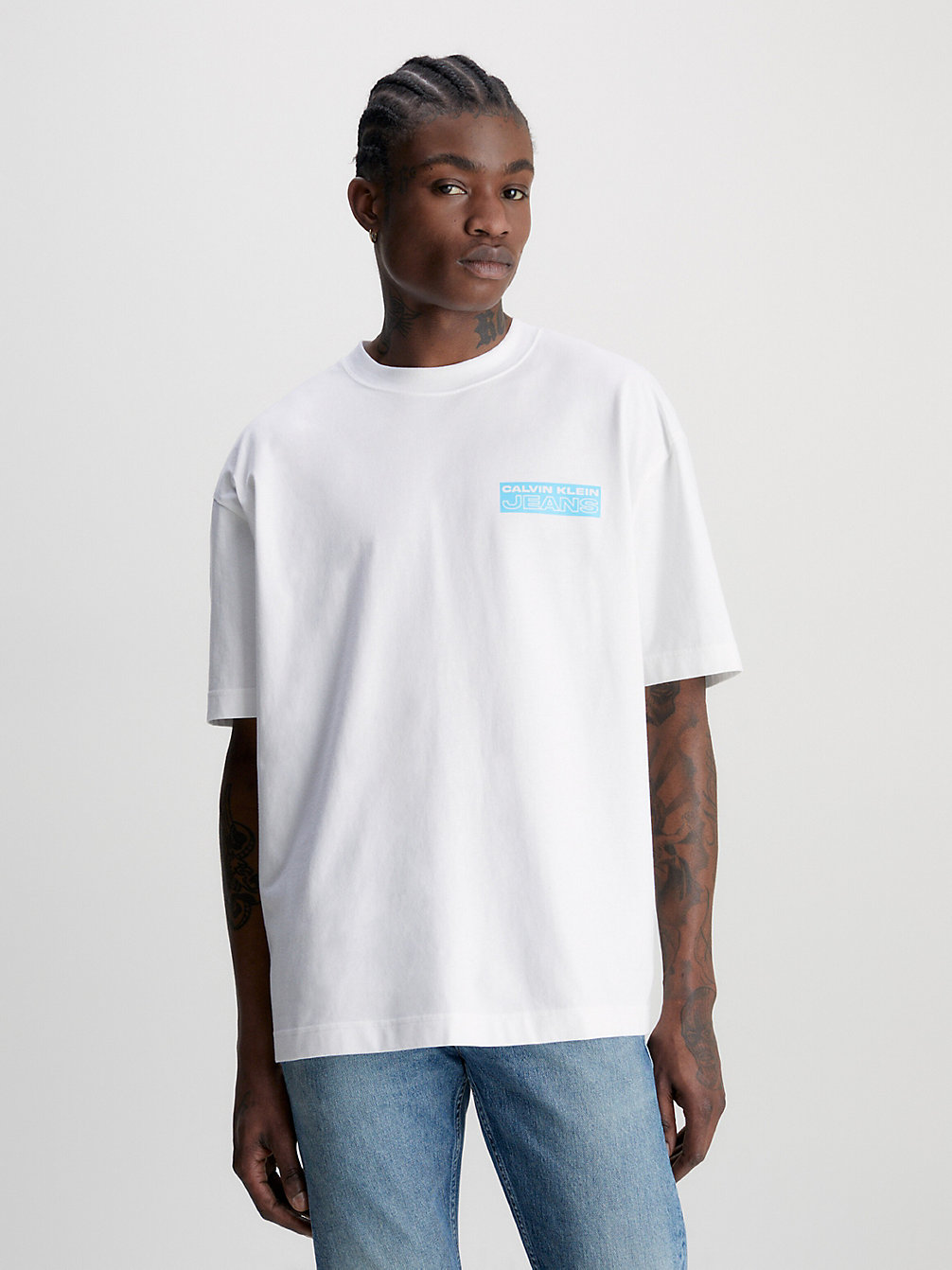 BRIGHT WHITE > T-Shirt Oversize Z Logo Na Plecach > undefined Mężczyźni - Calvin Klein