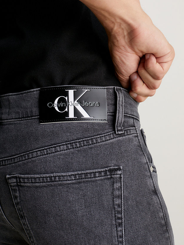 denim grey jeansy slim tapered dla mężczyźni - calvin klein jeans