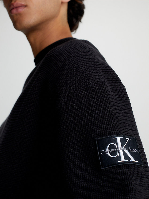 black sweter z bawełny o splocie waflowym dla mężczyźni - calvin klein jeans