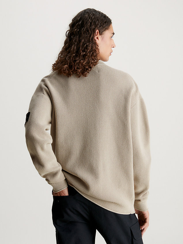 beige sweter z bawełny o splocie waflowym dla mężczyźni - calvin klein jeans