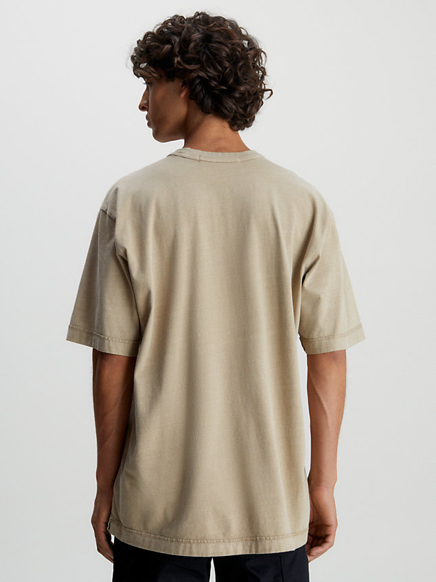 beige t-shirt bawełniany z monogramem dla mężczyźni - calvin klein jeans