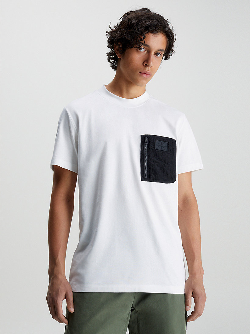 Material Mix Pocket T-shirt Calvin Klein® | J30J323997YAF