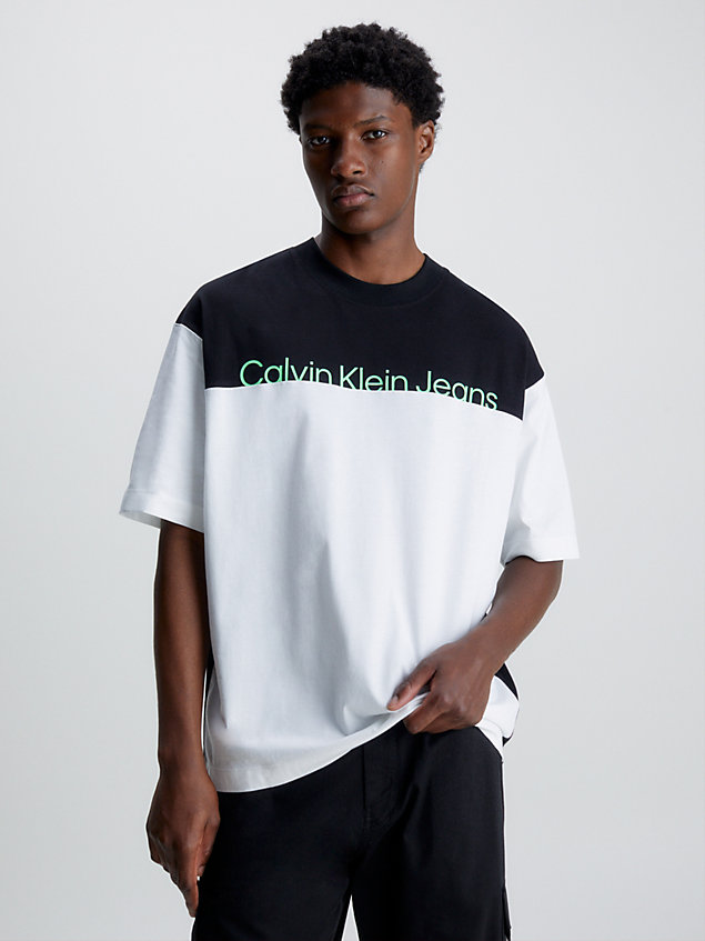 white oversized t-shirt im blockfarben-design für herren - calvin klein jeans