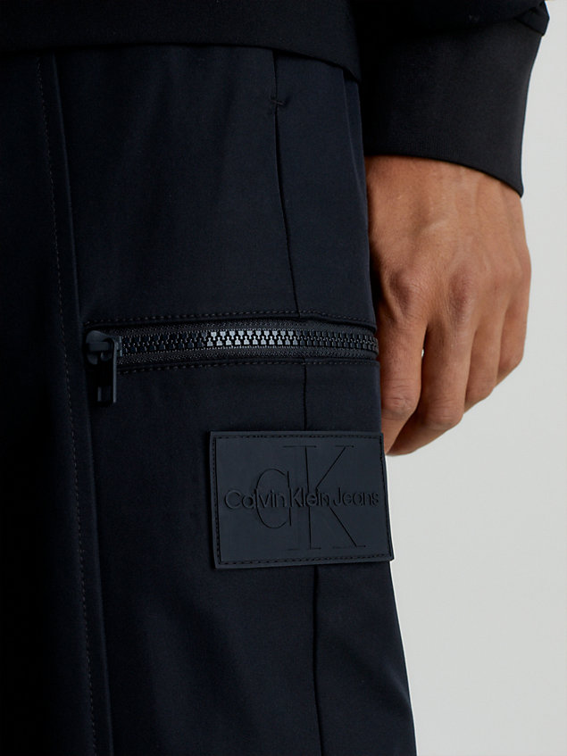 pantalon cargo relaxed zippé black pour hommes calvin klein jeans