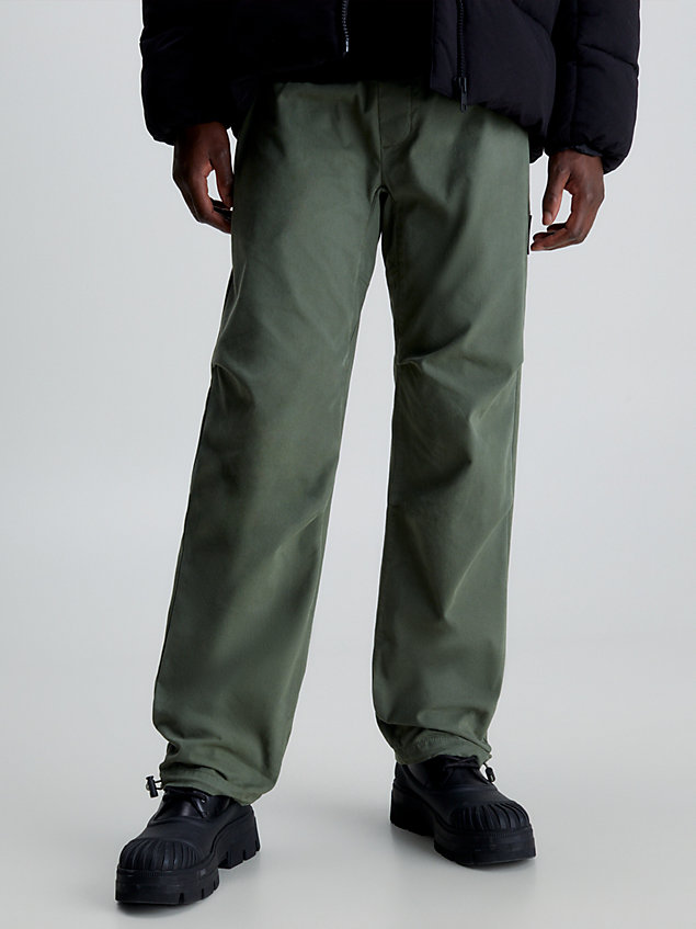 pantaloni pratici in nylon di cotone green da uomo calvin klein jeans