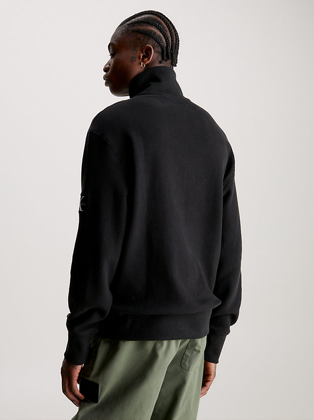 ck black baumwoll-sweatshirt mit reißverschluss am hals und waffelmuster für herren - calvin klein jeans