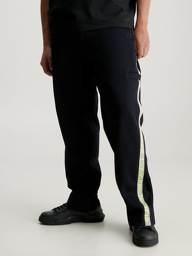 black relaxed joggingbroek met logo tape voor heren - calvin klein jeans
