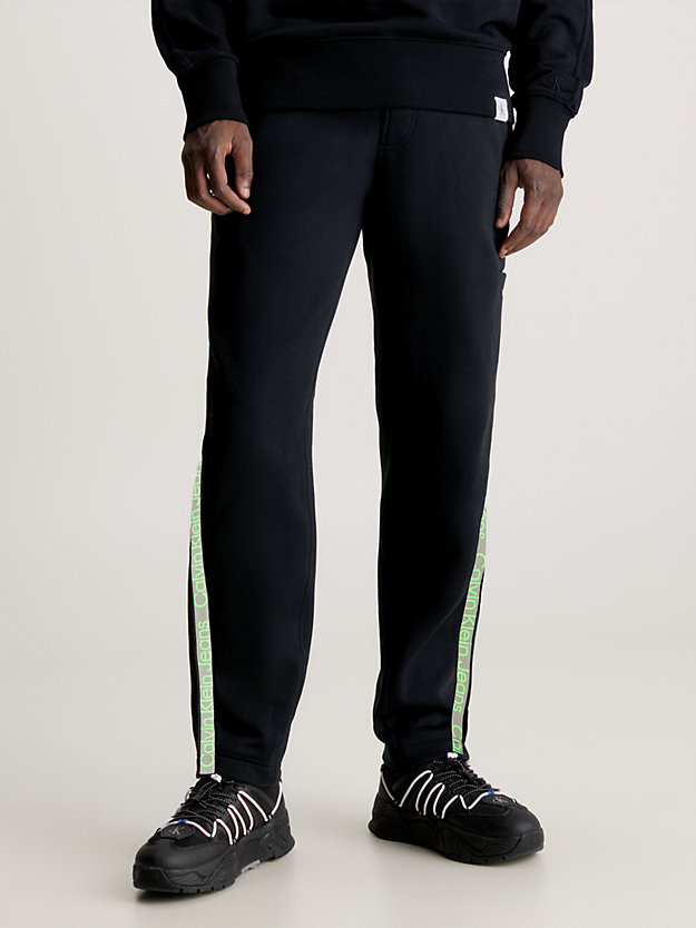 ck black lässige jogginghose mit logo tape für herren - calvin klein jeans