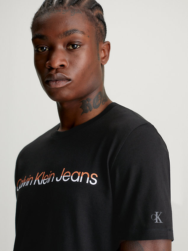 black schmales logo-t-shirt für herren - calvin klein jeans