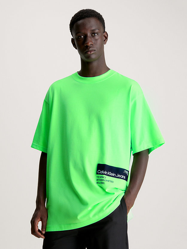 Oversized Logo Tape T-shirt Calvin Klein® | J30J324541M0Q