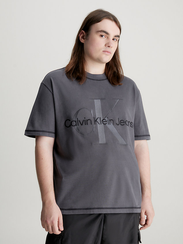 t-shirt con monogramma dal taglio relaxed grey da uomo calvin klein jeans