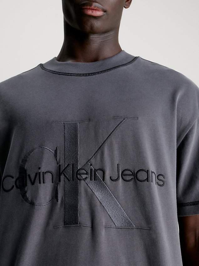 grey lässiges monogramm-t-shirt für herren - calvin klein jeans