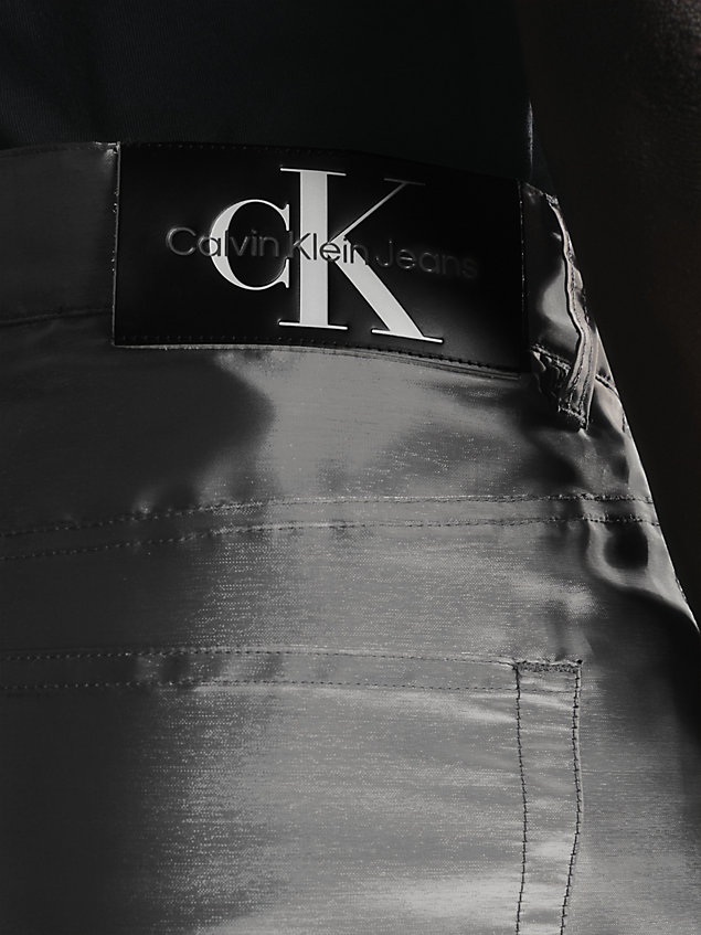 black luźne metaliczne spodnie w stylu lat 90. dla mężczyźni - calvin klein jeans