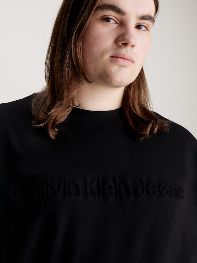 black grote maat t-shirt met logo in reliëf voor heren - calvin klein jeans