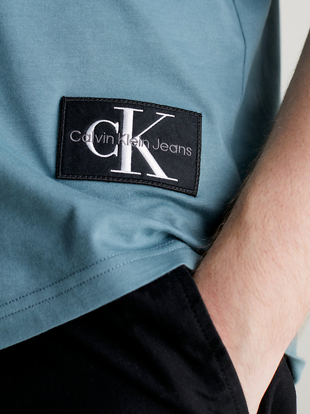 blue plus size cotton badge t-shirt for men calvin klein jeans