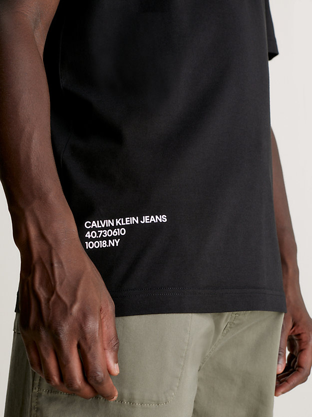 ck black t-shirt met multi-logo voor heren - calvin klein jeans