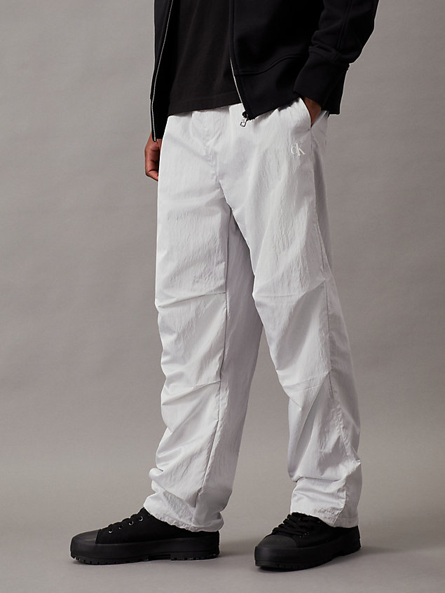 pantalon de survêtement en sergé de satin grey pour hommes calvin klein jeans
