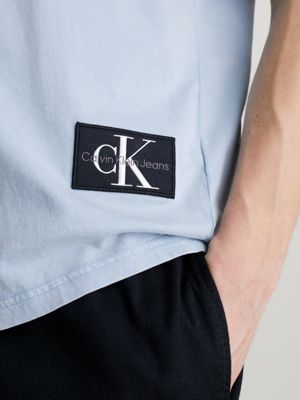 dusk blue washed cotton badge t-shirt for men calvin klein jeans