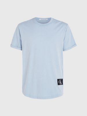 dusk blue washed cotton badge t-shirt for men calvin klein jeans