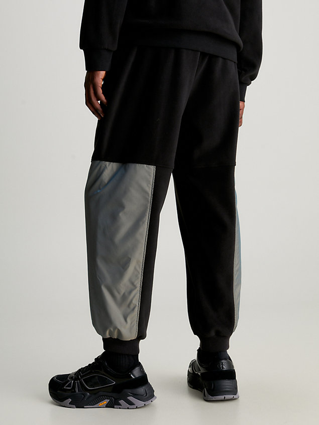 pantalon de jogging relaxed en polaire black pour hommes calvin klein jeans