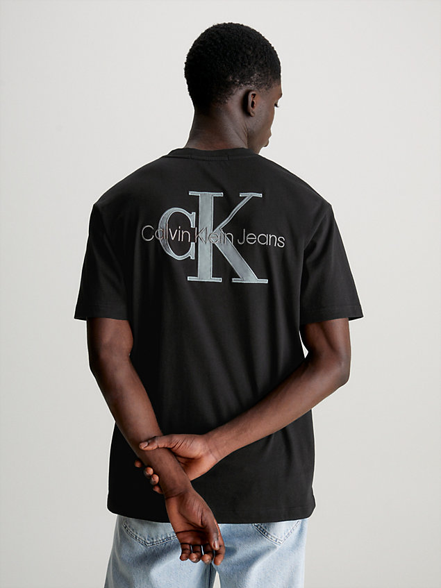 black relaxed back logo t-shirt for men calvin klein jeans