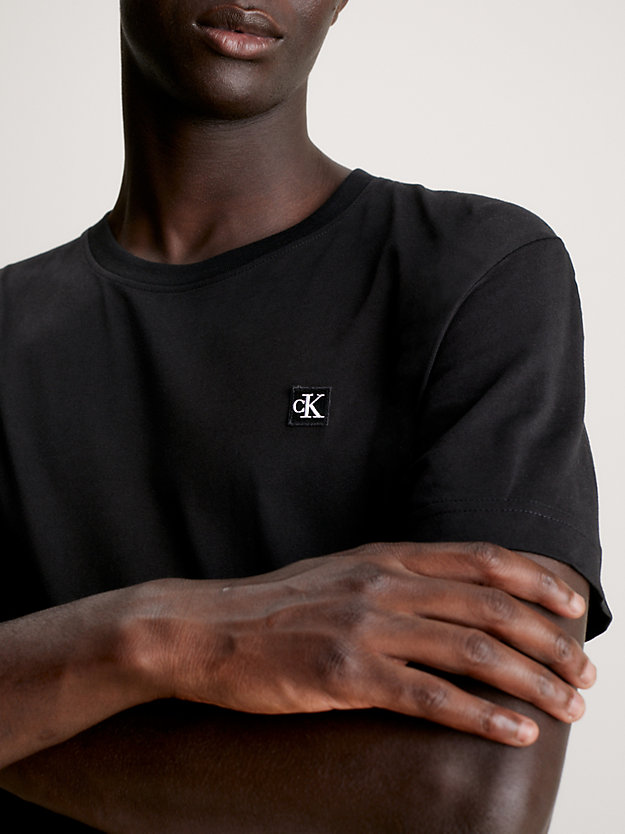 ck black cotton badge t-shirt for men calvin klein jeans
