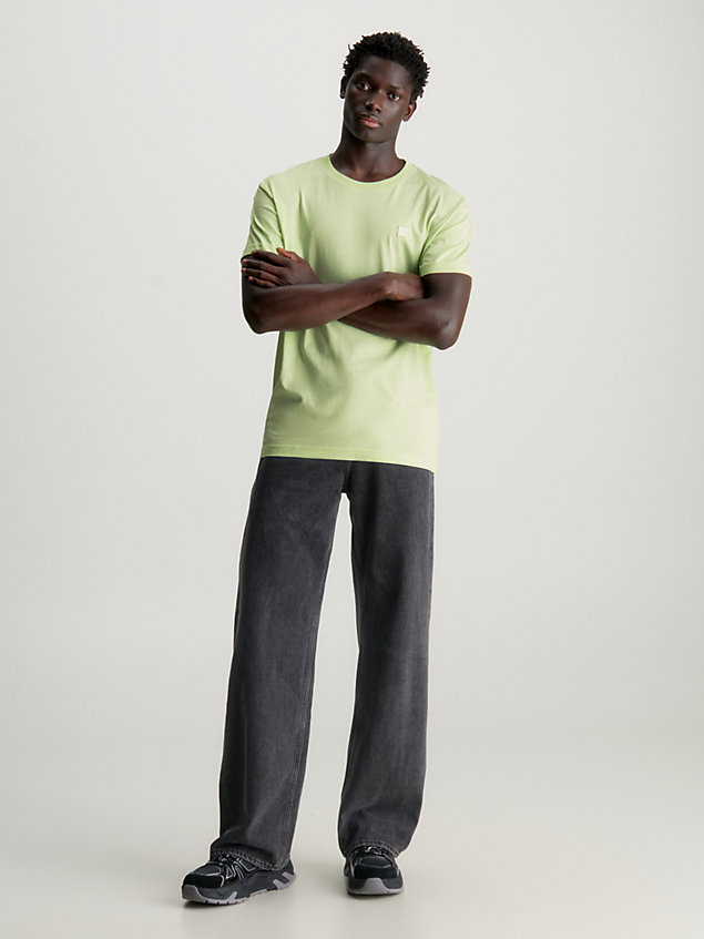 t-shirt in cotone con stemma green da uomo calvin klein jeans