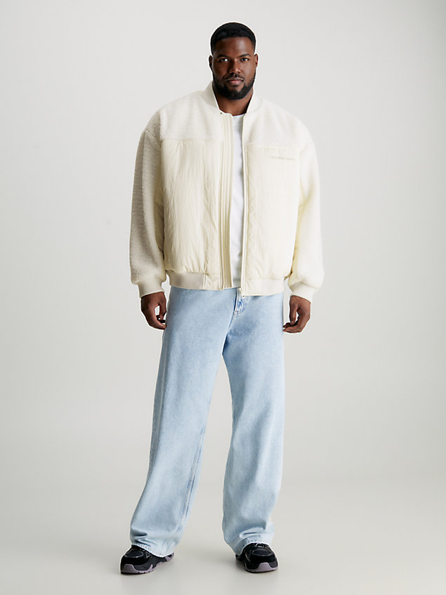 white kurtka bomberka z kożuszkiem sherpa dla unisex - calvin klein jeans