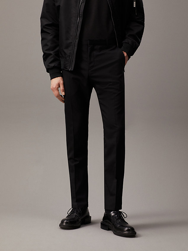 pantalones de traje slim de lana elástica black de hombres calvin klein