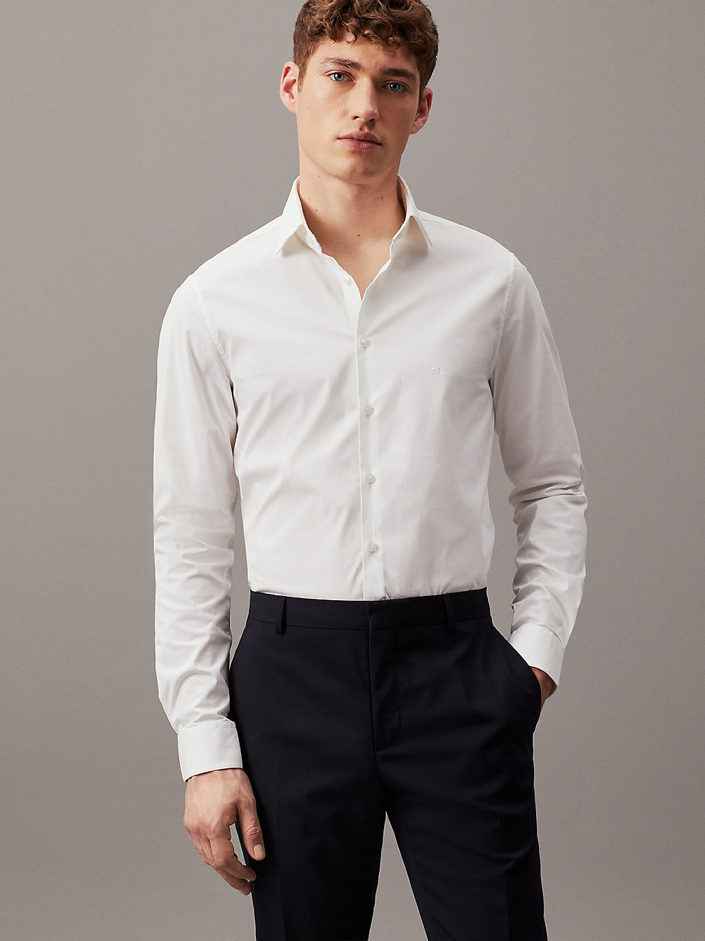 WHITE > Wąska Elegancka Koszula Z Popeliny > undefined Mężczyźni - Calvin Klein