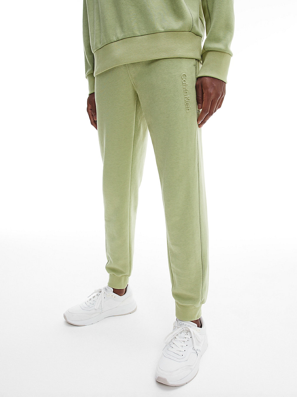 Pantaloni Da Tuta Con Logo In Rilievo Taglio Relaxed > SAGE > undefined uomo > Calvin Klein