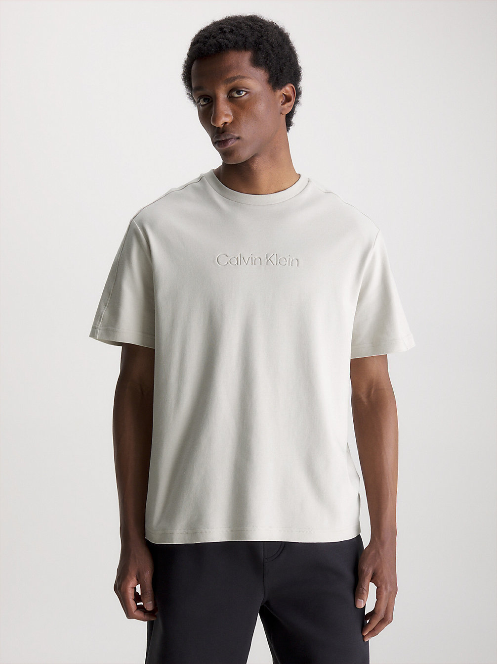 T-Shirt In Cotone Biologico Con Logo > STONY BEIGE > undefined uomo > Calvin Klein
