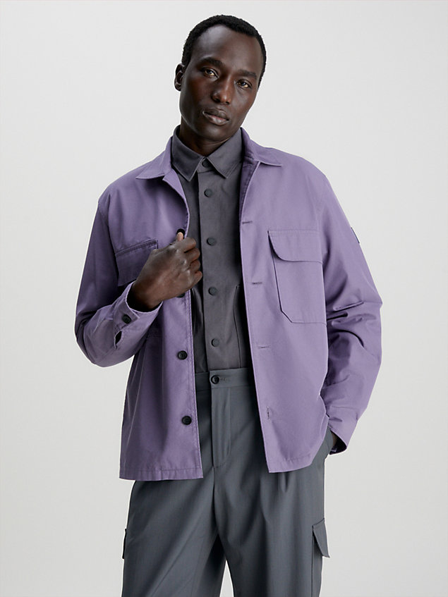 purple overshirt z diagonalu o pudełkowym kroju dla mężczyźni - calvin klein