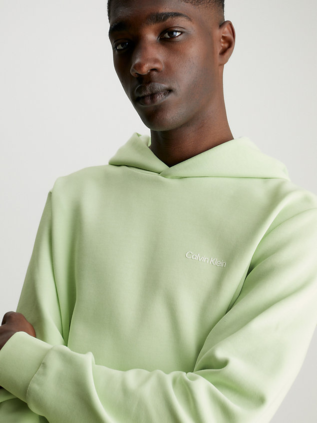 green hoodie mit mikro-logo für herren - calvin klein