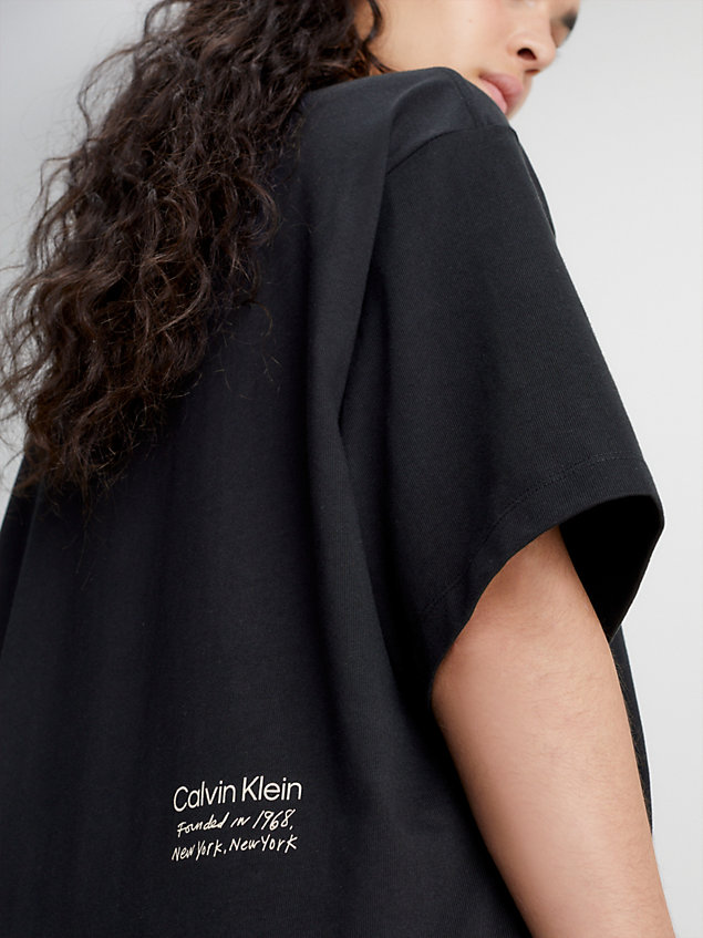 black lässiges unisex-t-shirt – ck standards für herren - calvin klein
