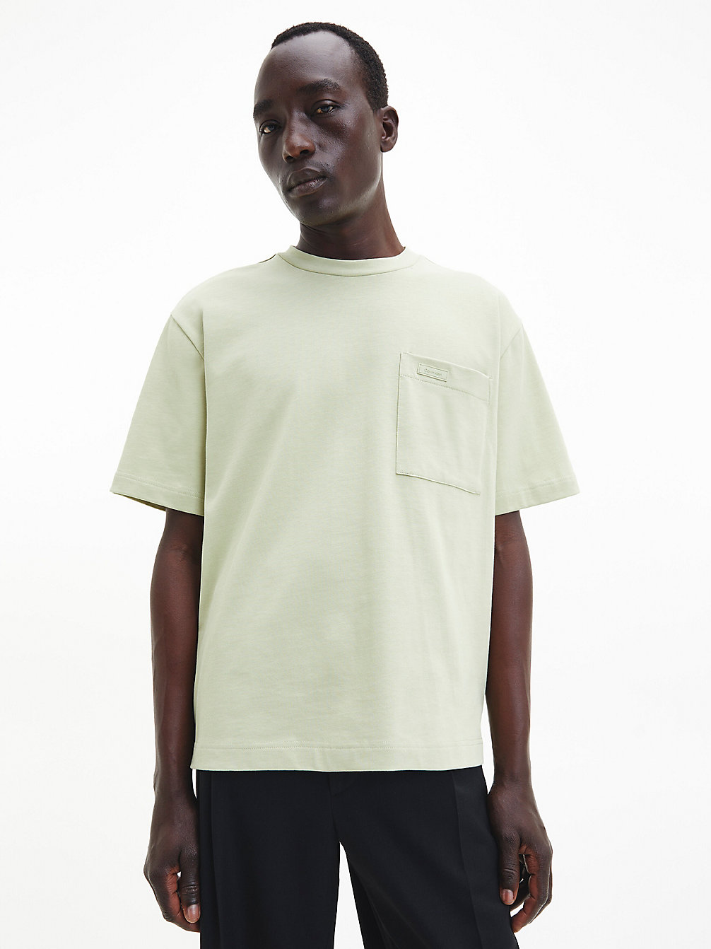T-Shirt Con Taschino In Cotone Biologico Taglio Relaxed > HERB TEA > undefined uomo > Calvin Klein