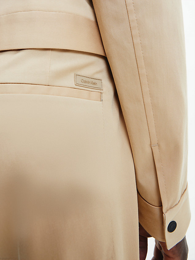beige proste spodnie z twillu z tencelu dla mężczyźni - calvin klein