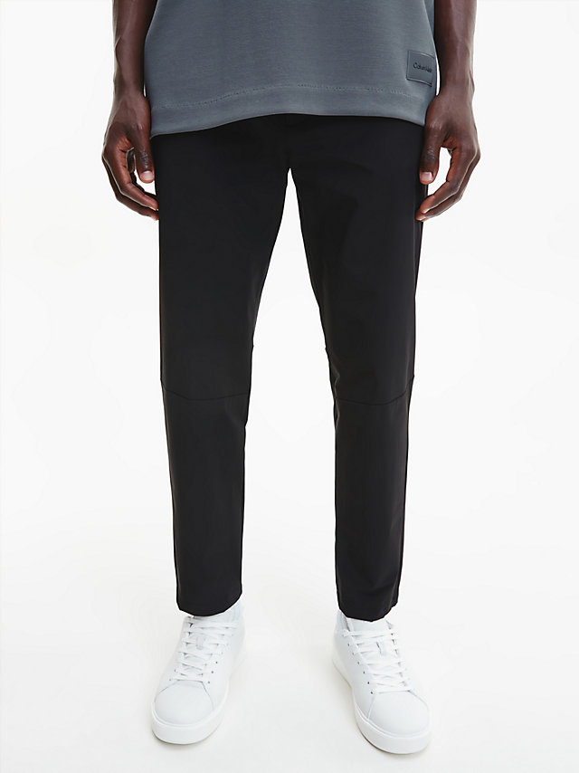 Pantalones De Sarga Elástica Con Corte Tapered > CK Black > undefined mujer > Calvin Klein