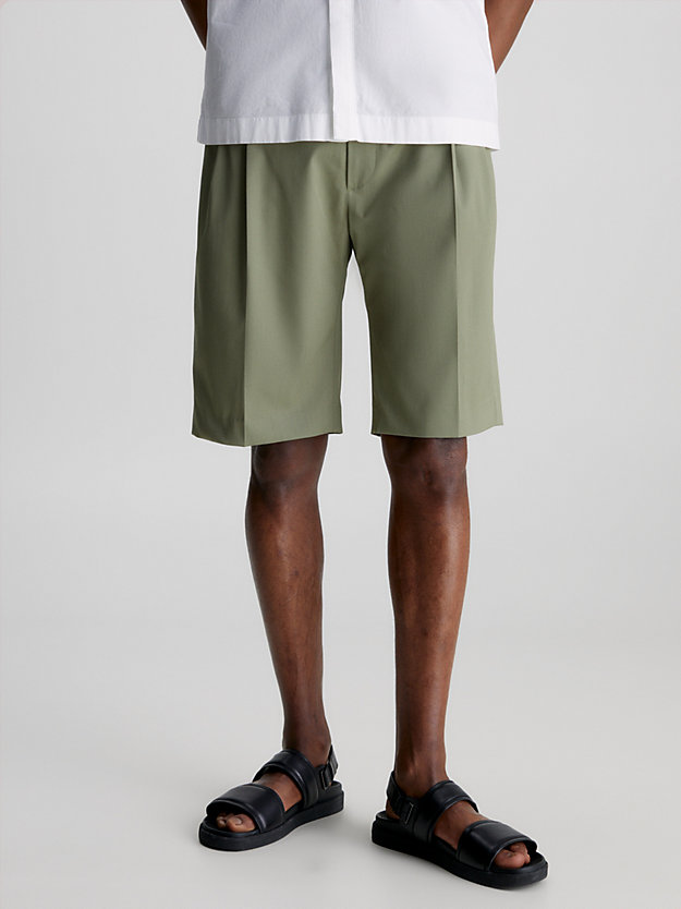 delta green relaxed gabardine pleated shorts for men calvin klein