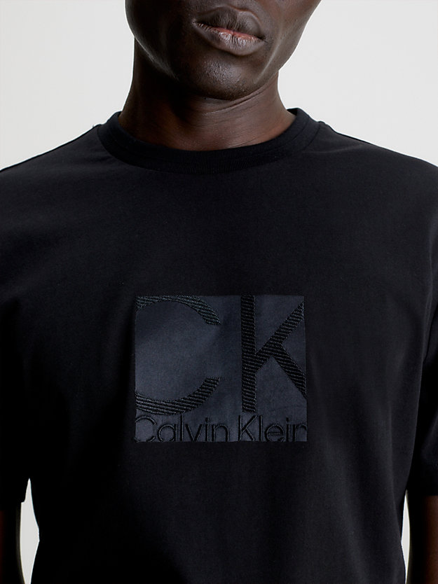 CK BLACK Logo-T-Shirt aus Bio-Baumwolle für Herren CALVIN KLEIN