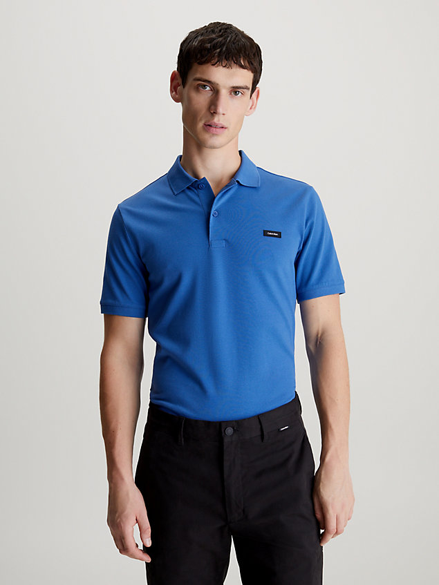 camicia polo slim con colletto elasticizzato in piqué blue da uomini calvin klein