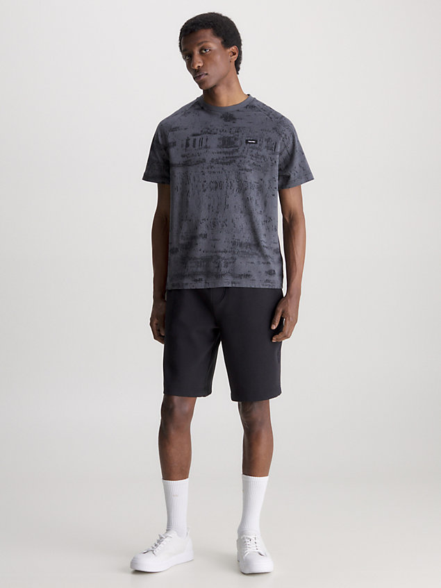 t-shirt con stampa effetto cemento grey da uomo calvin klein