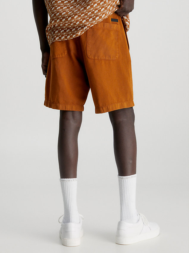 brown shorts mit weitem bein aus leinen-mix für herren - calvin klein
