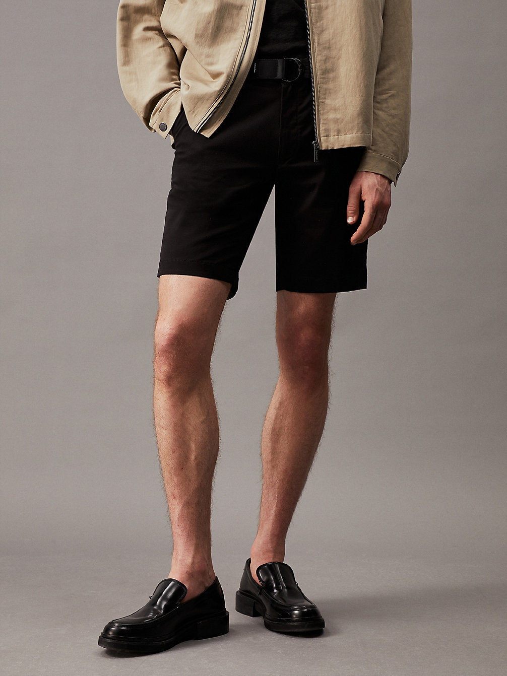 Shorts Slim Con Cinturón De Sarga > CK BLACK > undefined hombre > Calvin Klein