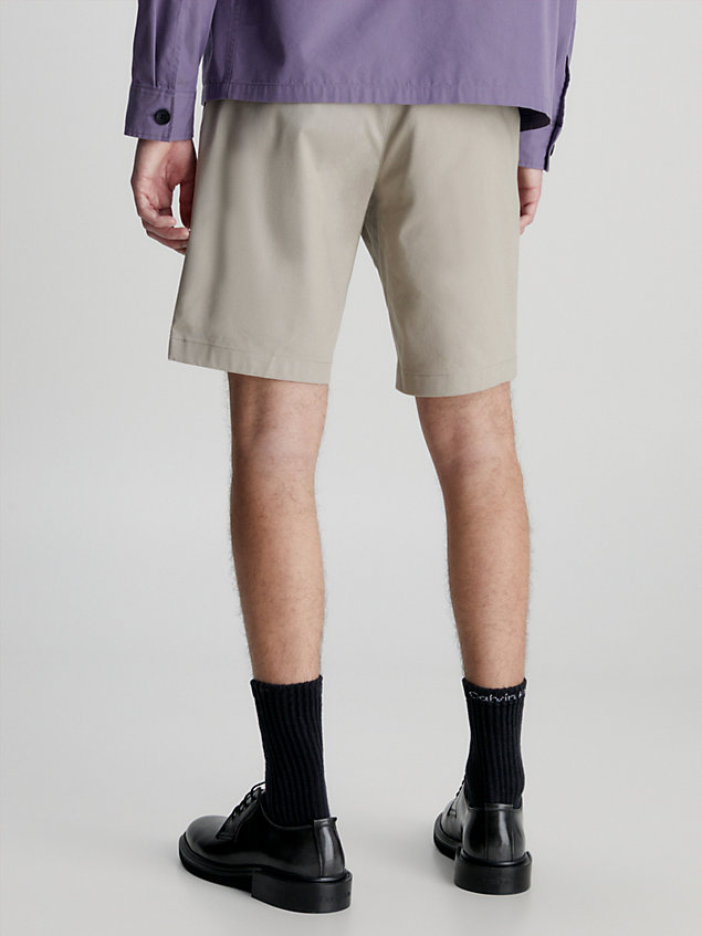 grey slim twill korte broek met riem voor heren - calvin klein