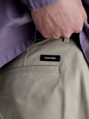 grey slim twill korte broek met riem voor heren - calvin klein
