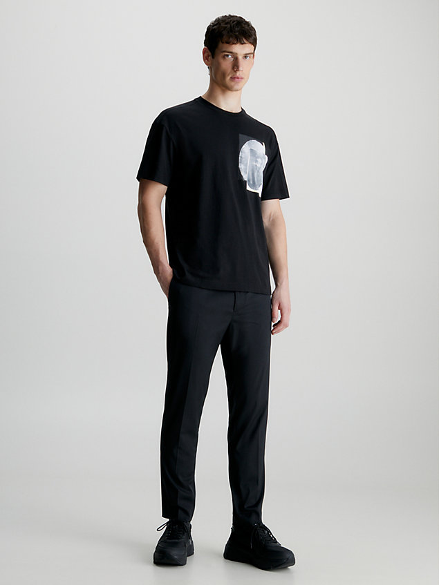 black t-shirt mit grafik aus baumwolle für herren - calvin klein