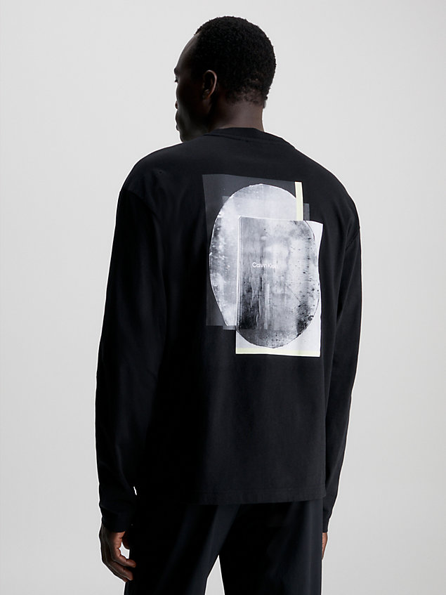 t-shirt à manches longues et imprimé graphique dans le dos black pour hommes calvin klein