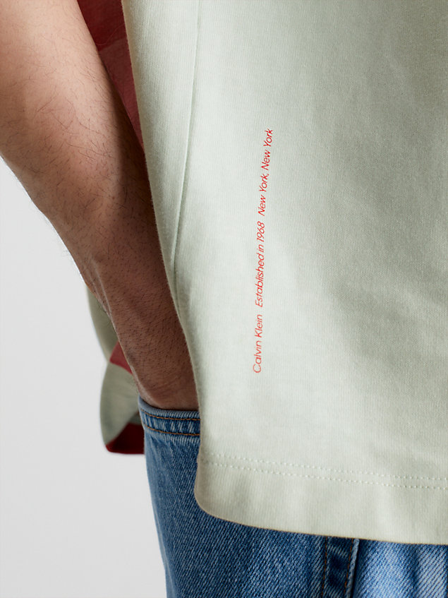 green lässiges unisex-t-shirt mit print – ck standards für herren - calvin klein